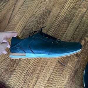 Men’s Olukai leather shoes (black) barely worn